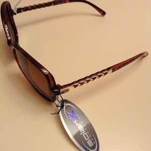 Polarized Sunglasses UV400 Tortoise Shell Frame Chain Loop Design On The Sides